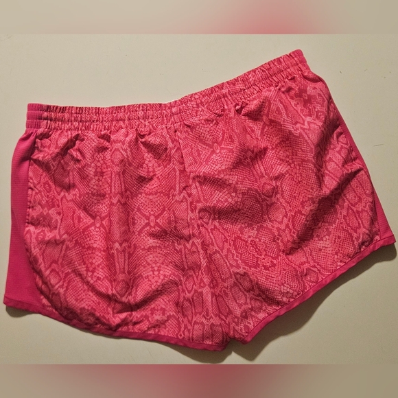 NWOT Danskin Now Snake Skin Print Running Shorts - Picture 2 of 7